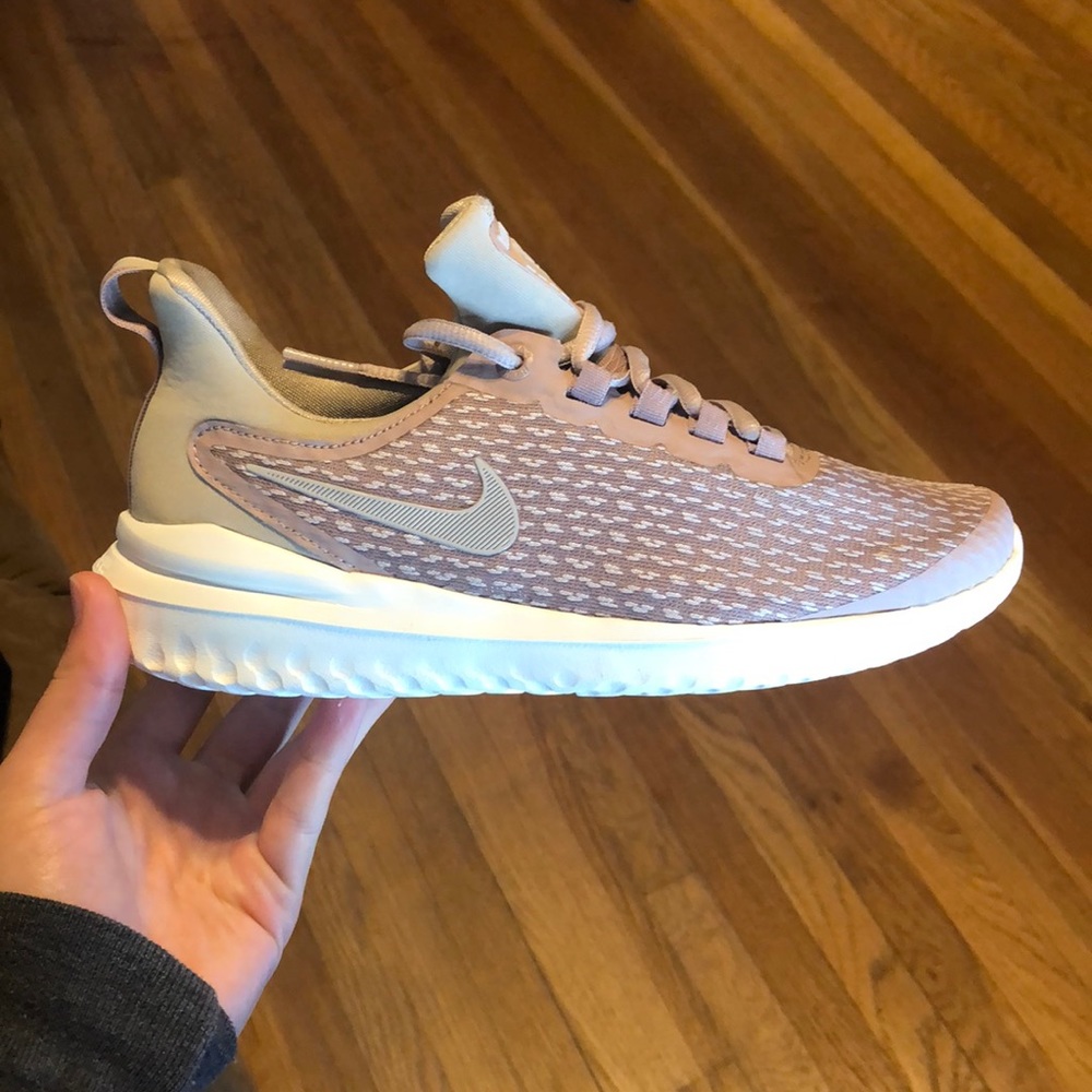 BRAND NEW NIKE SHOES
